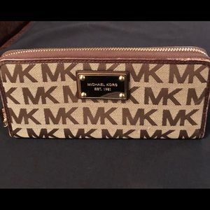 Michael Kors Logo Wallet